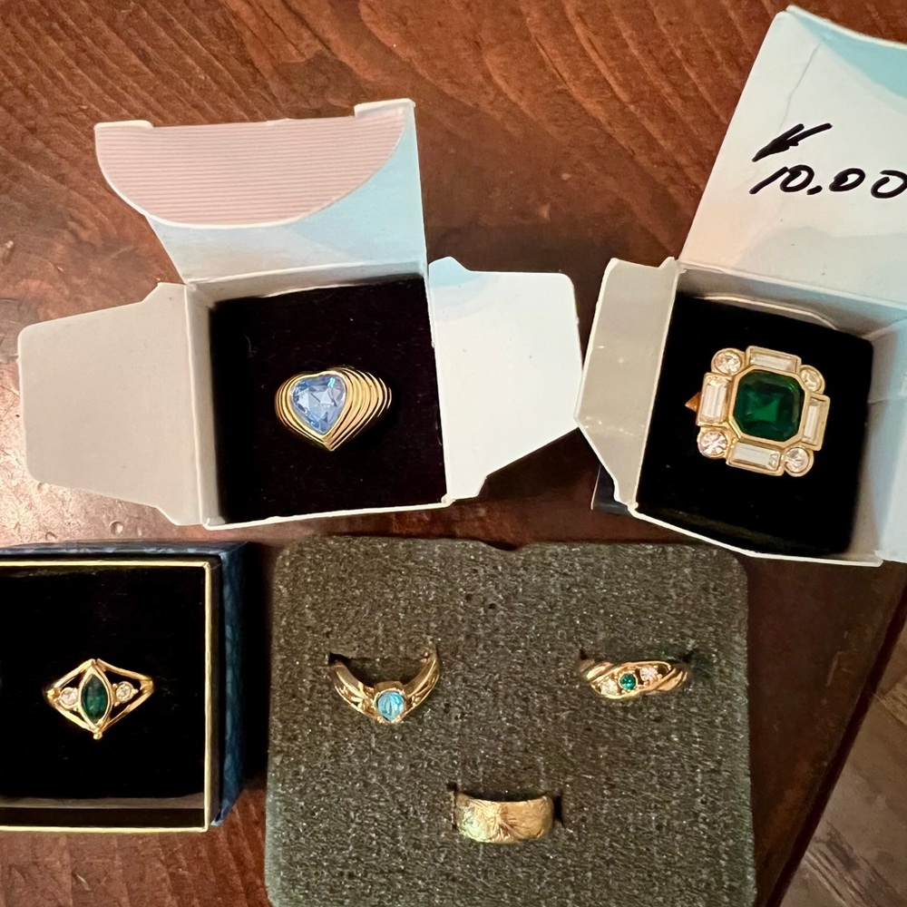 AVON Vintage rings